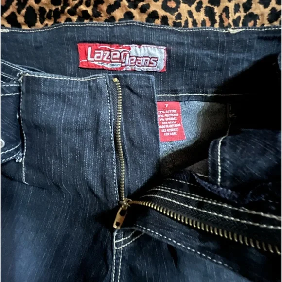 Stretch Denim Short-Shorts w/Denim Belt - Picture 4 of 16